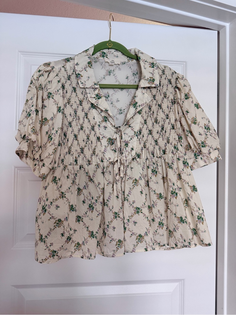 entro Cream Floral Smocked Short Sleeve Blouse